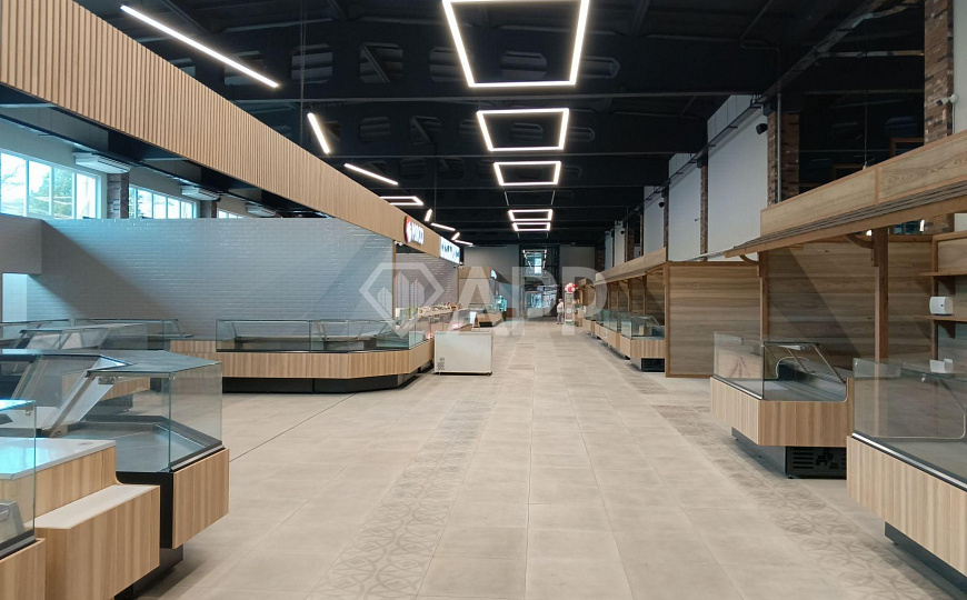 Сдам торговое помещение, 1 100 м² фото