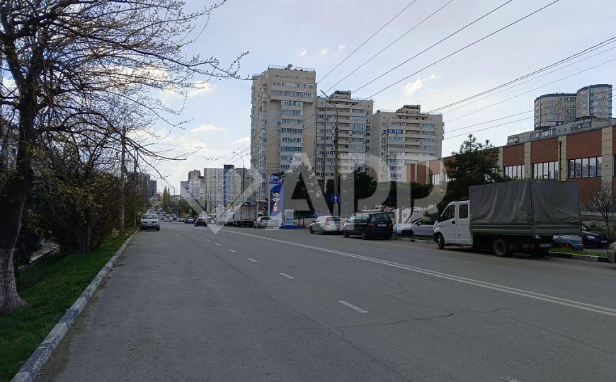 Сдам торговое помещение, 1 100 м² фото