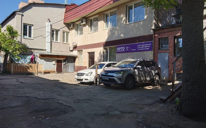 Здание с арендаторами, 280 м2 фото