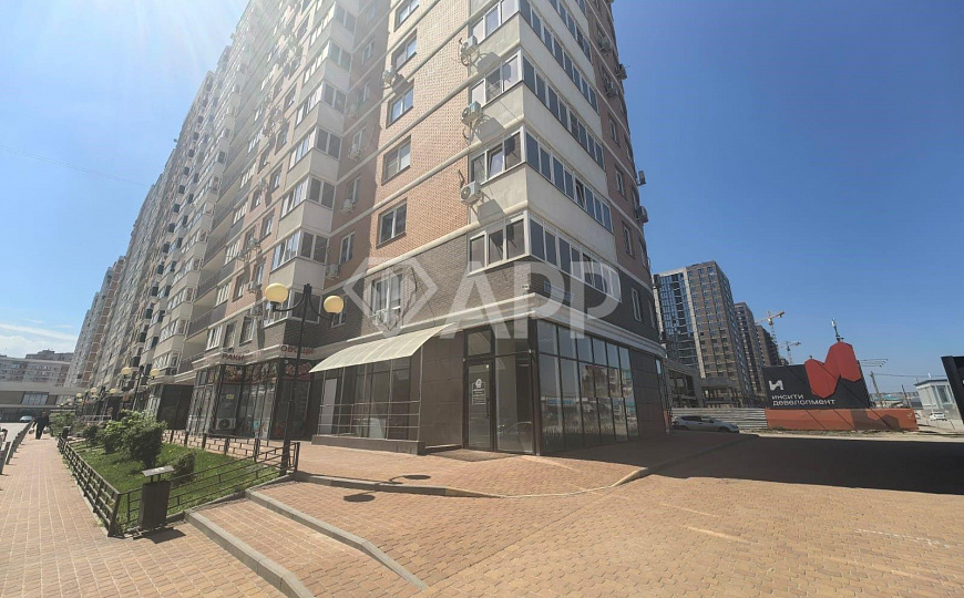 Сдаю торговое помещение, 92 м² фото