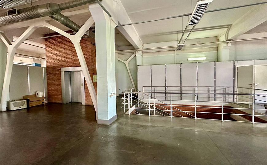 Помещение свободного назначения, 800 м² фото
