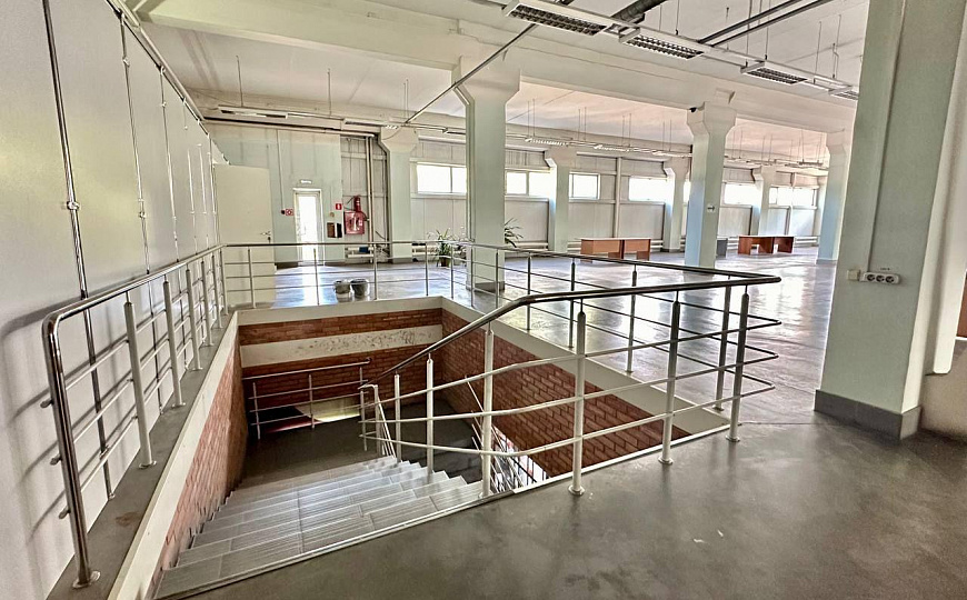 Помещение свободного назначения, 800 м² фото