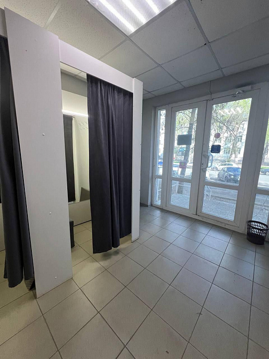 Продается помещение с АРЕНДАТОРАМИ на первой линии 45 м2 фото