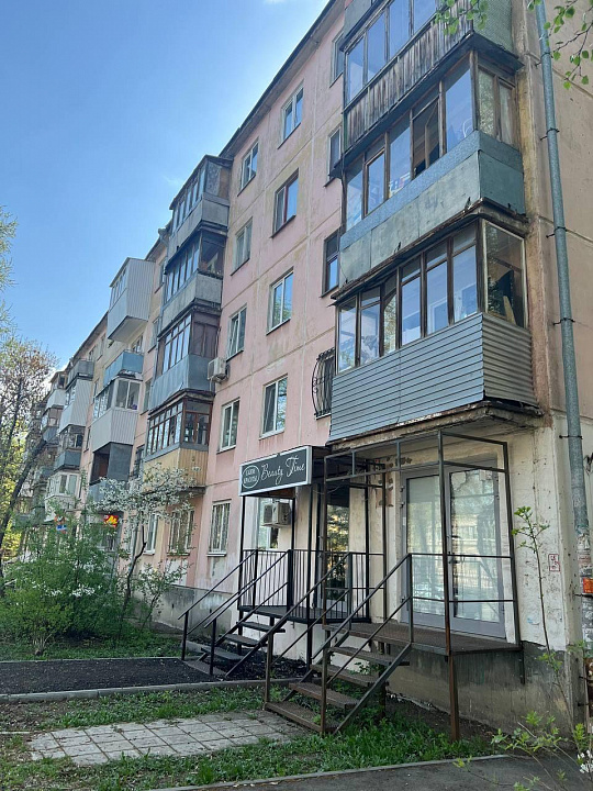 Продается помещение с АРЕНДАТОРАМИ на первой линии 45 м2 фото