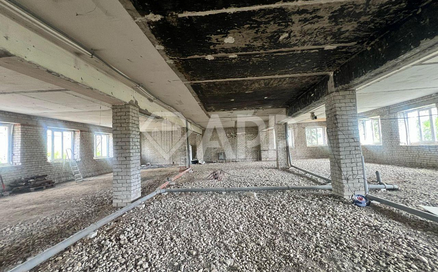 Здание в центре города фото