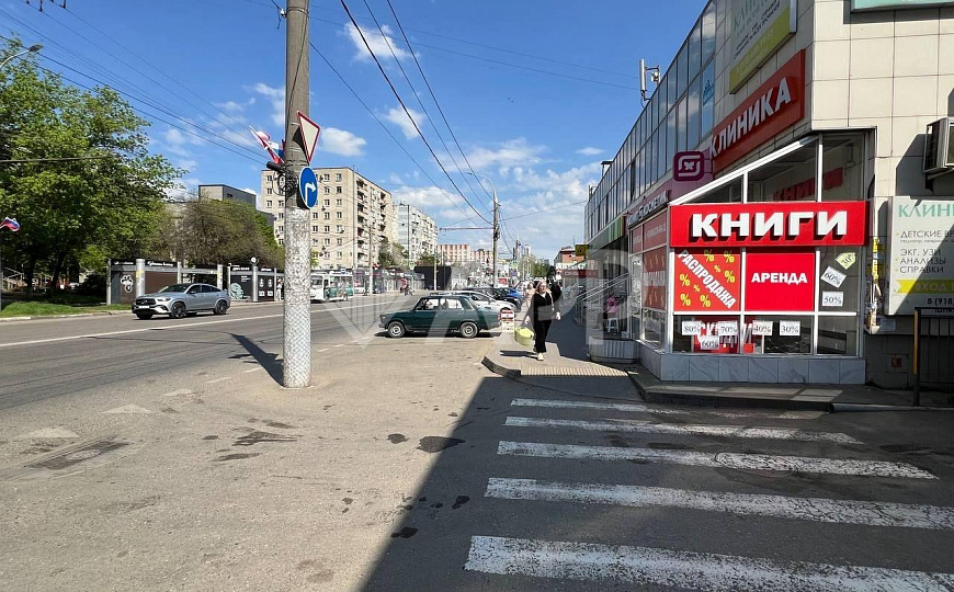 Сдаю торговое помещение, 191 м² фото