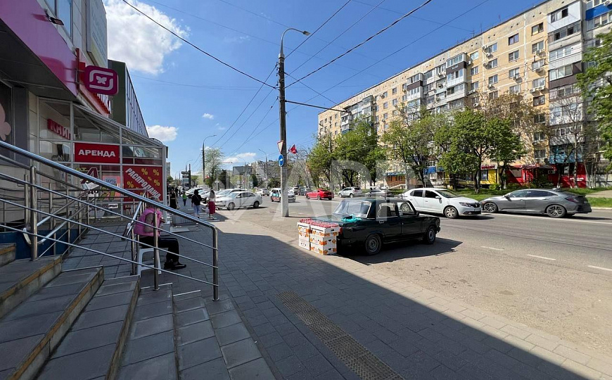 Сдаю торговое помещение, 191 м² фото