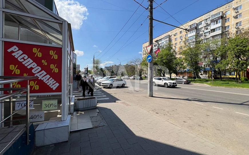 Сдаю торговое помещение, 191 м² фото