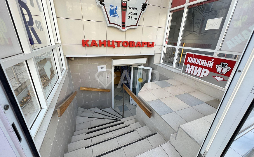 Сдаю торговое помещение, 191 м² фото