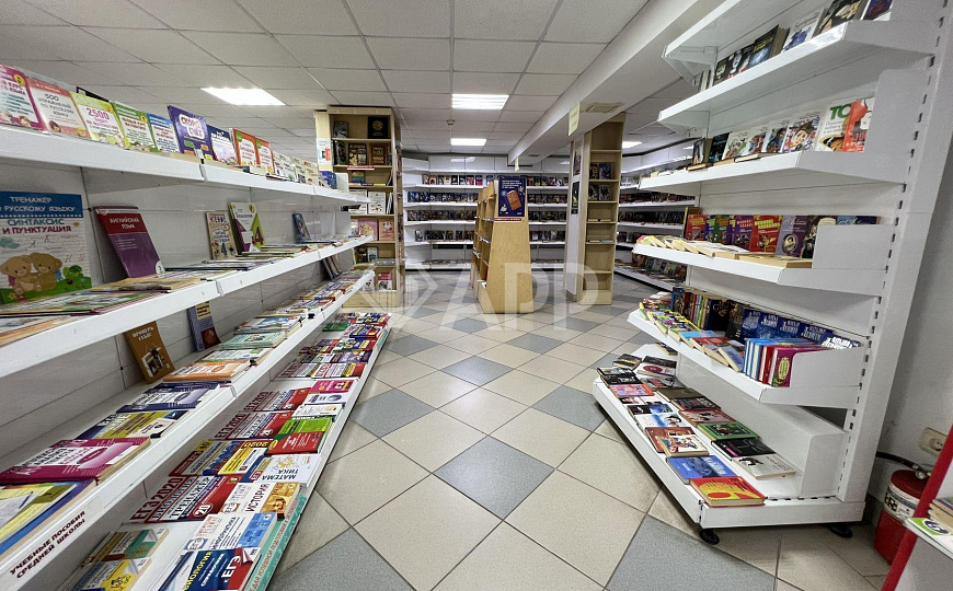 Сдаю торговое помещение, 191 м² фото