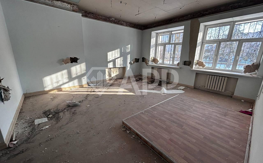 Здание в центре города. Возможна частичная аренда фото