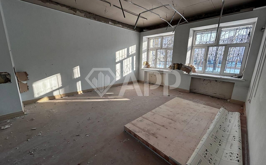 Здание в центре города. Возможна частичная аренда фото