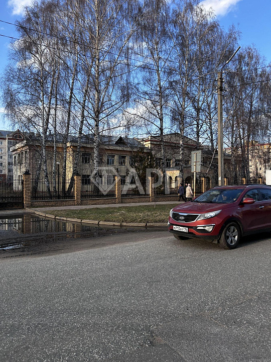 Здание в центре города. Возможна частичная аренда фото