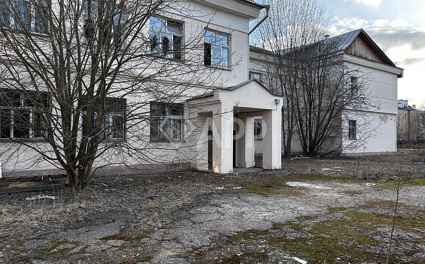 Здание в центре города. Возможна частичная аренда фото