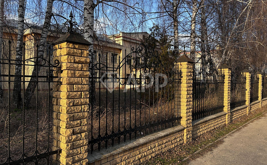 Здание в центре города. Возможна частичная аренда фото