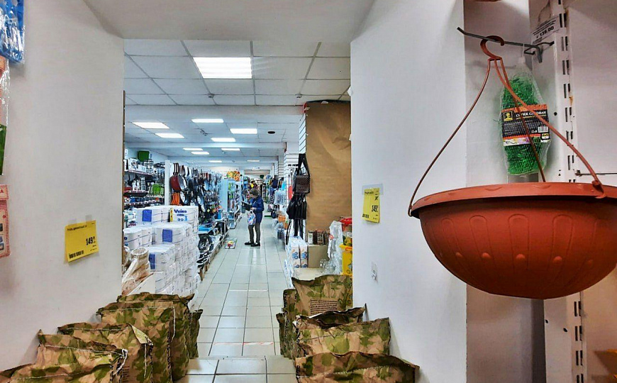 Продажа помещения с арендаторами на первой линии фото