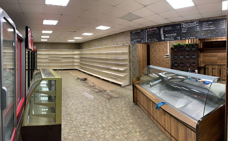 Сдам торговое помещение, 156 м² первая линия фото