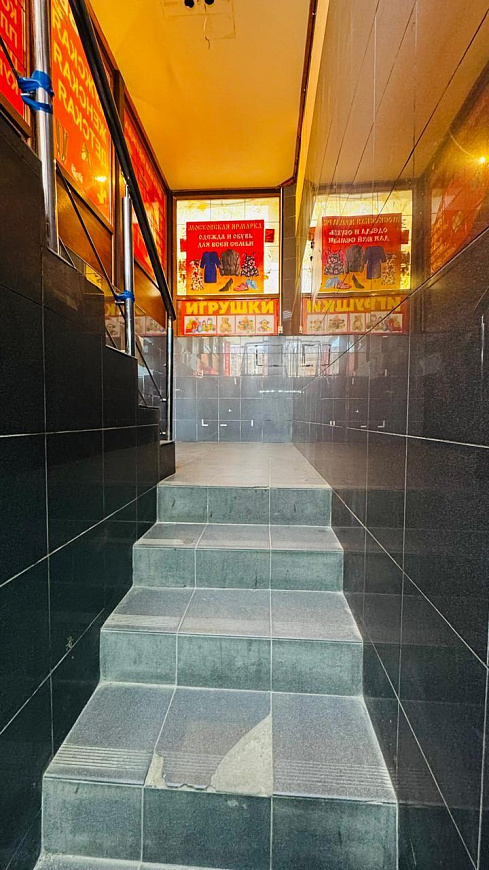 Сдам торговое помещение, 236,5 м² фото