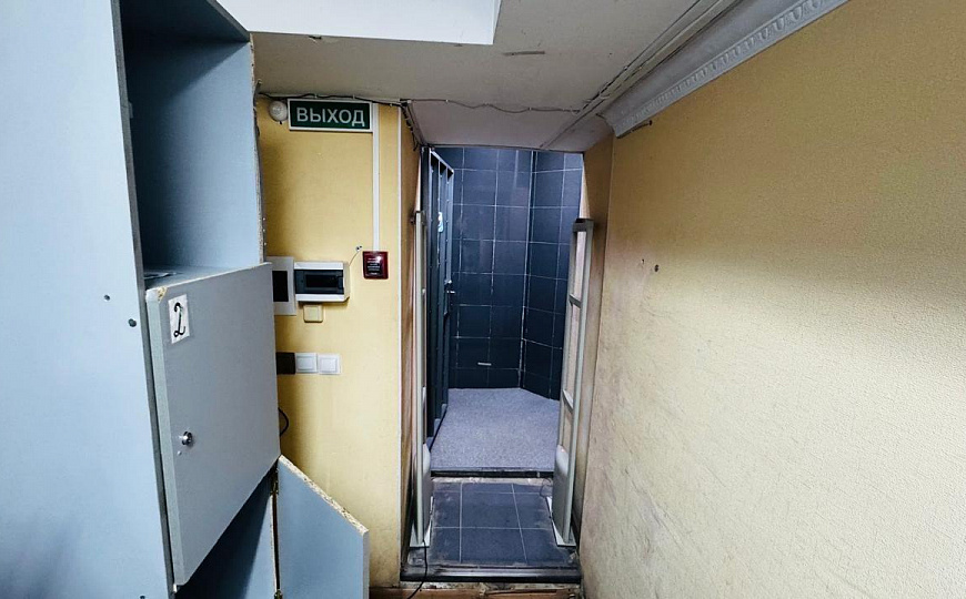 Сдам торговое помещение, 236,5 м² фото