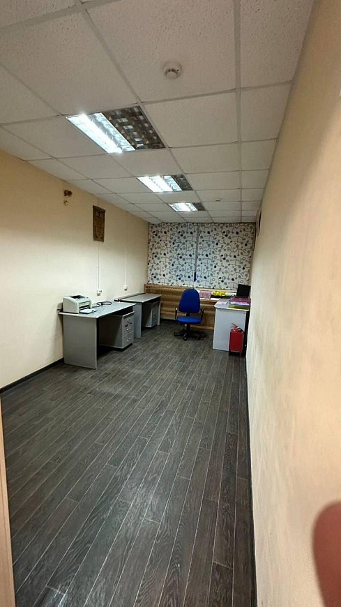 Продам нежилое коммерческое помещение  486 м² на цокольном этаже фото