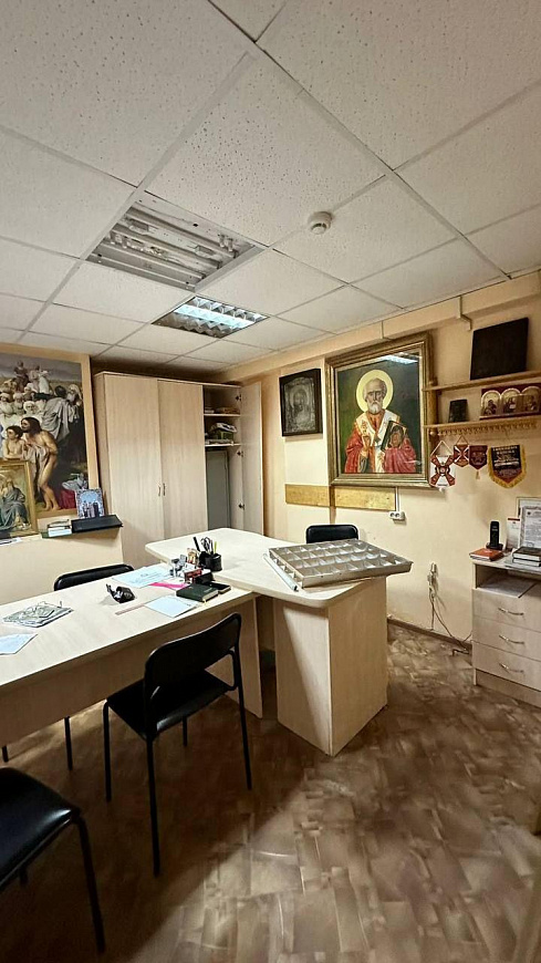 Продам нежилое коммерческое помещение  486 м² на цокольном этаже фото