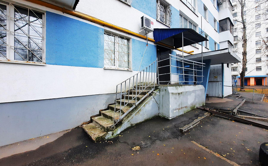 Аренда помещения на 1м этаже с отдельным входом. фото