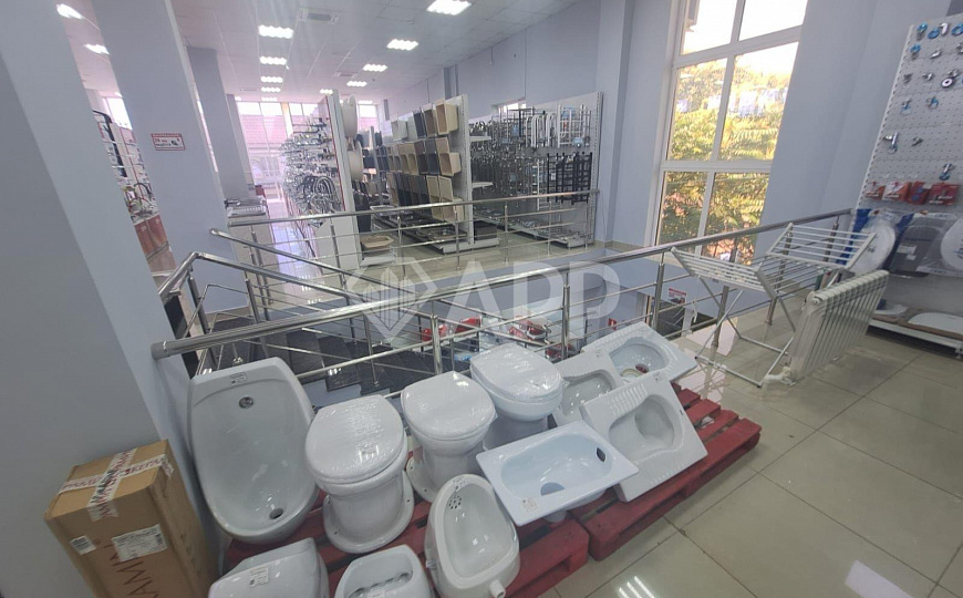 Сдам помещение свободного назначения 1050 м² фото