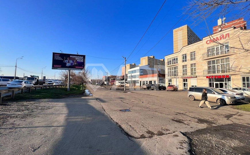 Сдаю торговое помещение, 390 м² фото