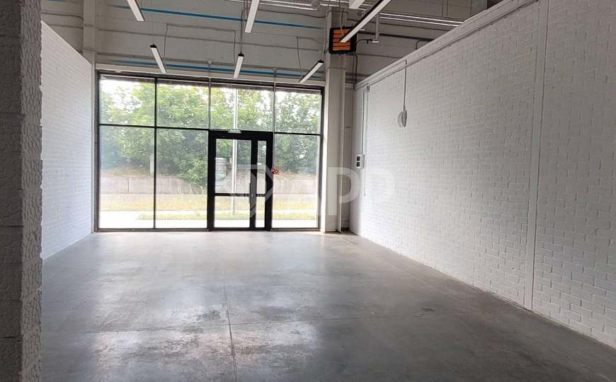 Помещения для бизнеса ТЦ «Взлетный» от 12 до 557 кв.м. фото