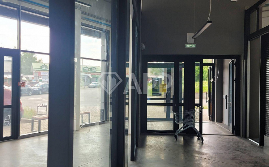 Помещения для бизнеса ТЦ «Взлетный» от 12 до 557 кв.м. фото