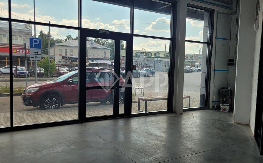 Помещения для бизнеса ТЦ «Взлетный» от 12 до 557 кв.м. фото