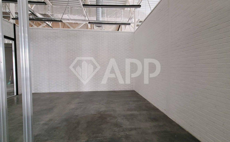 Помещения для бизнеса ТЦ «Взлетный» от 12 до 557 кв.м. фото