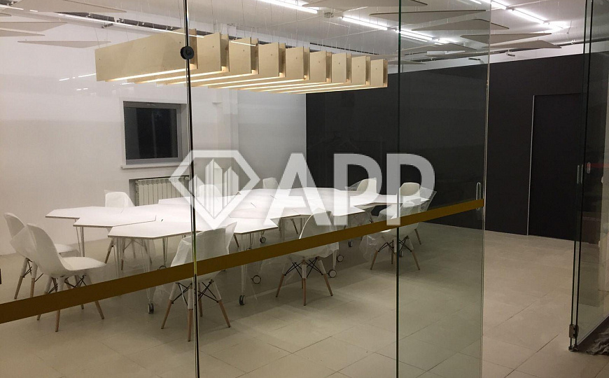 Продаю отдельно стоящее здание 1490м² на 1-ом га земли фото