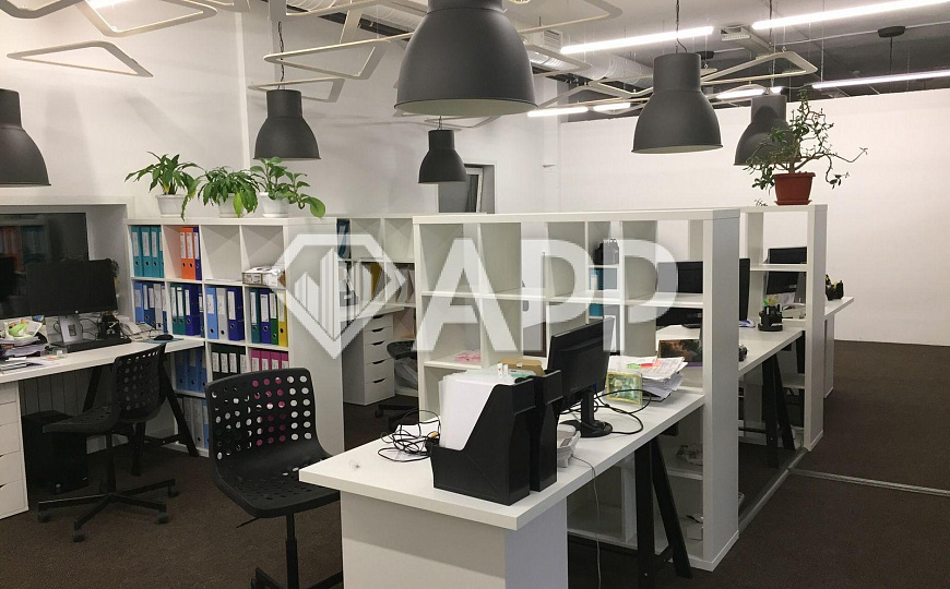 Продаю отдельно стоящее здание 1490м² на 1-ом га земли фото