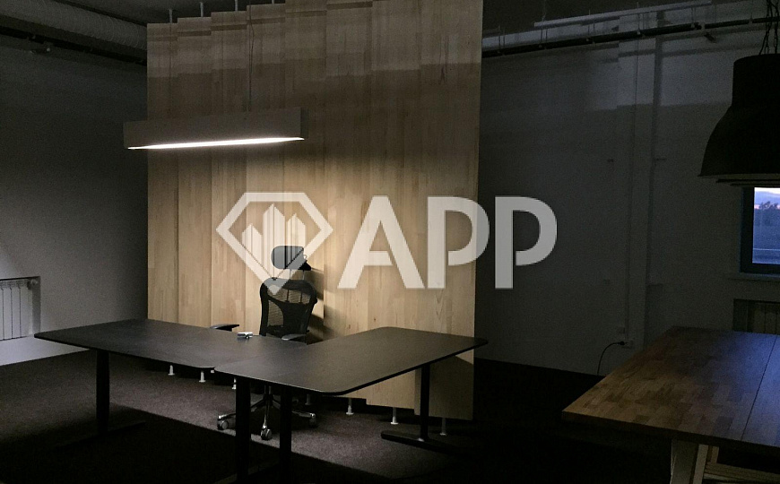 Продаю отдельно стоящее здание 1490м² на 1-ом га земли фото