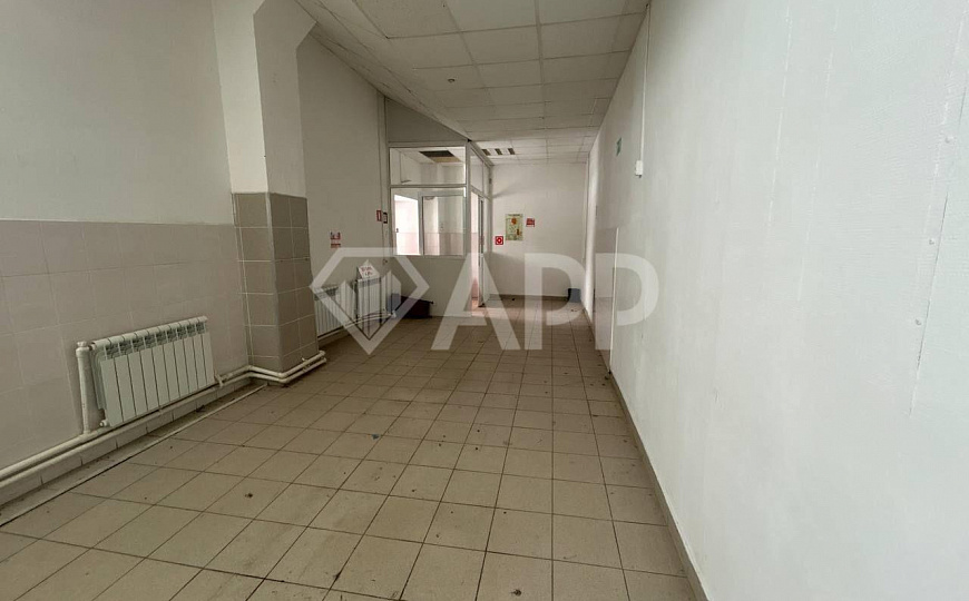 Помещение свободного назначения на первой линии трассы фото