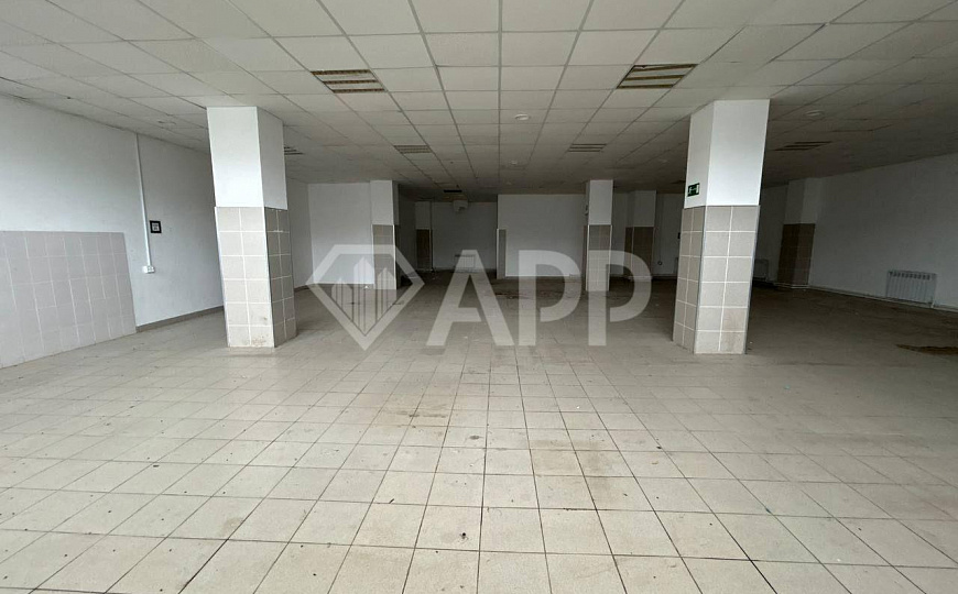 Помещение свободного назначения на первой линии трассы фото