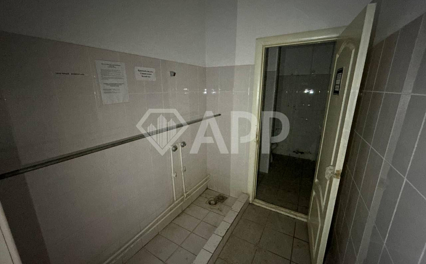 Помещение свободного назначения на первой линии трассы фото