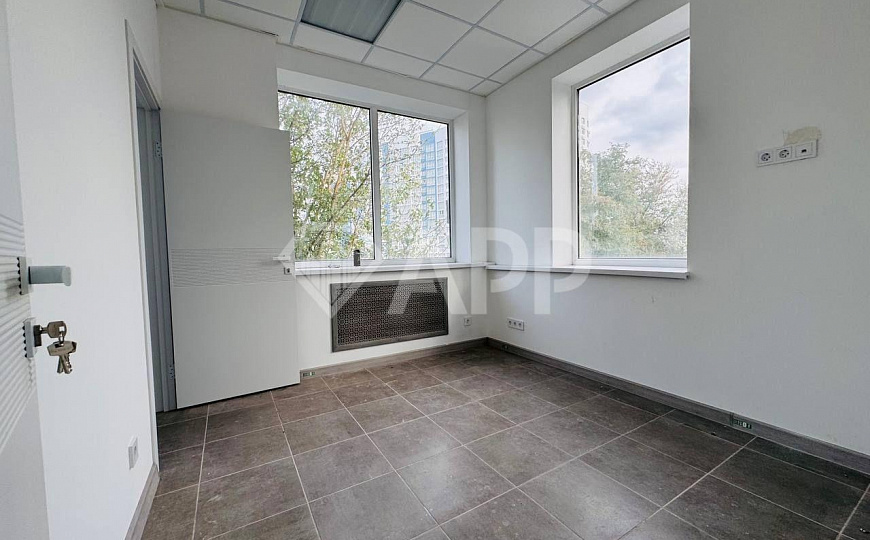 Мебелирован/евроремонт/парковка/двор/вид фото