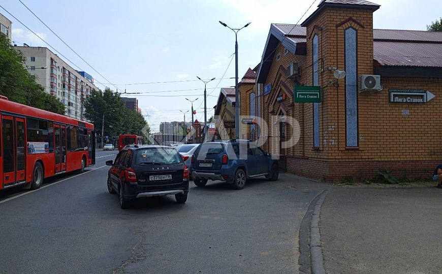 Сдам помещение на трафике рынка Мавлютова. фото