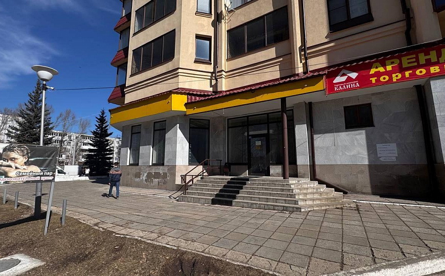 Помещение свободного назначения 458 кв.м. фото