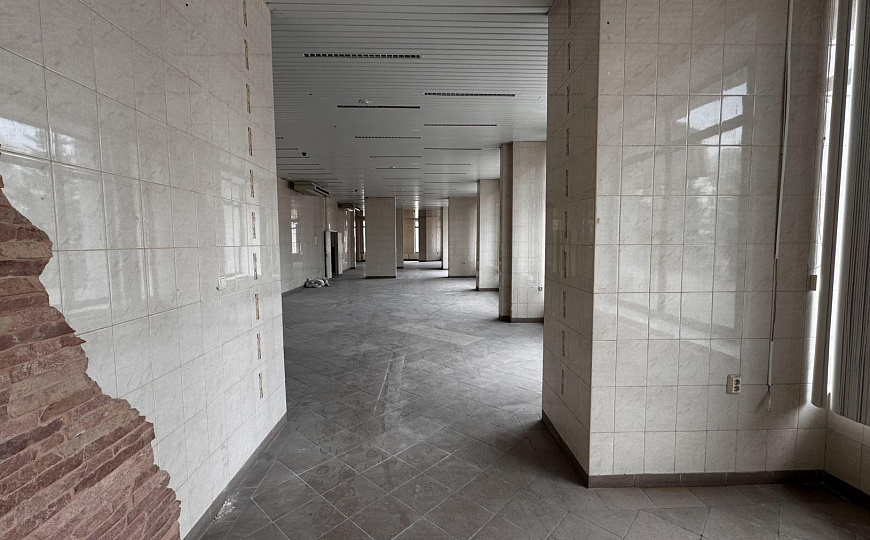 Помещение свободного назначения 458 кв.м. фото