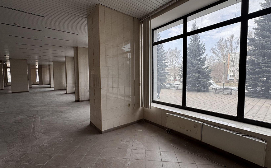 Помещение свободного назначения 458 кв.м. фото