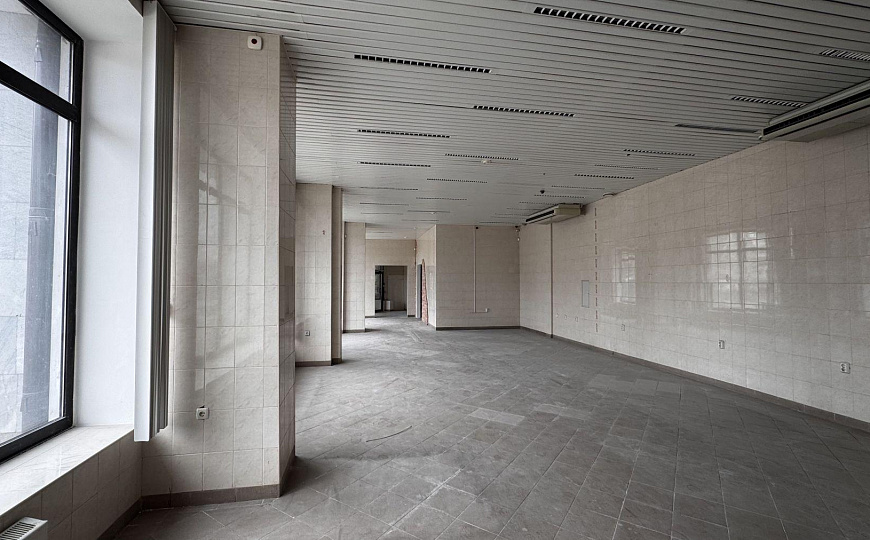 Помещение свободного назначения 458 кв.м. фото