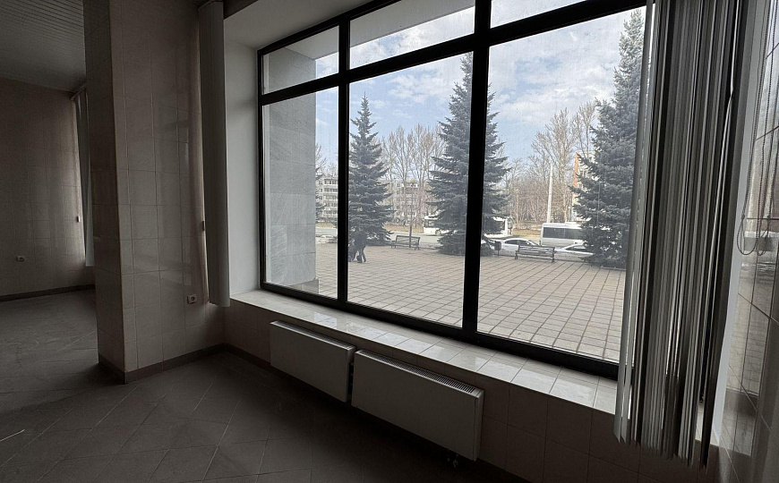 Помещение свободного назначения 458 кв.м. фото