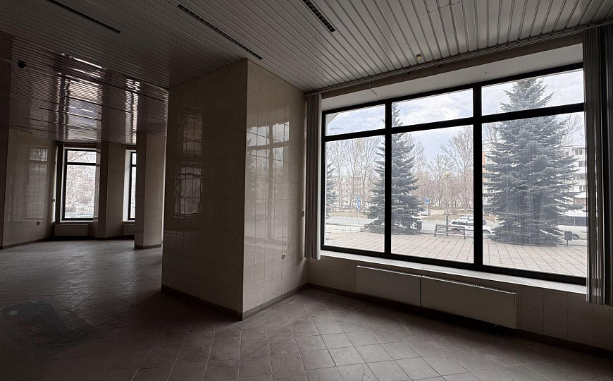 Помещение свободного назначения 458 кв.м. фото