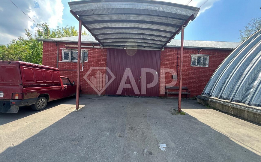 Продается производственно-торговая база площадью 3200 м², участок 68 сотки.  фото