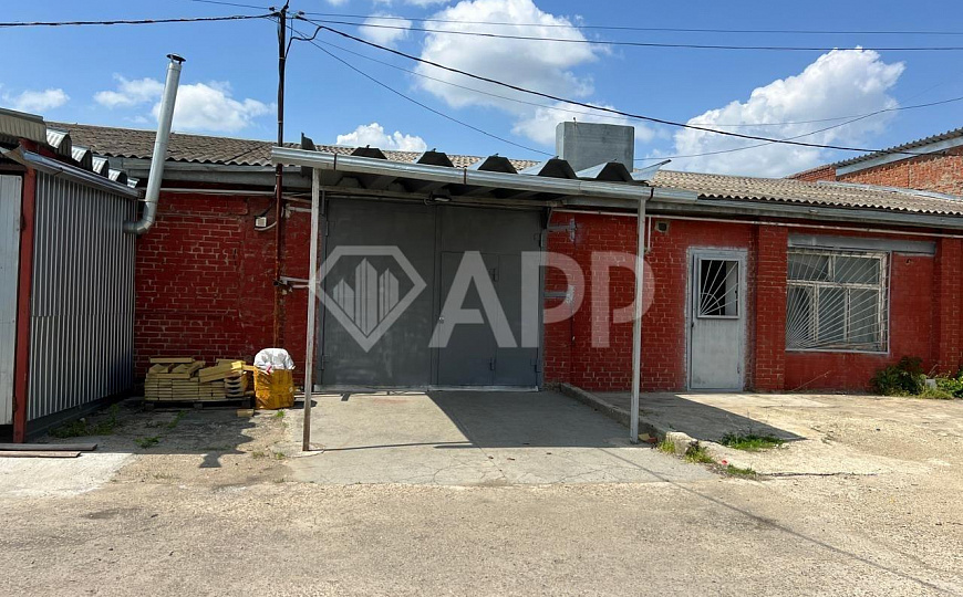 Продается производственно-торговая база площадью 3200 м², участок 68 сотки.  фото