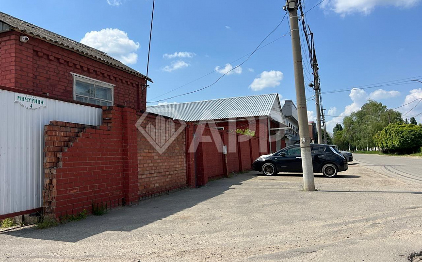 Продается производственно-торговая база площадью 3200 м², участок 68 сотки.  фото