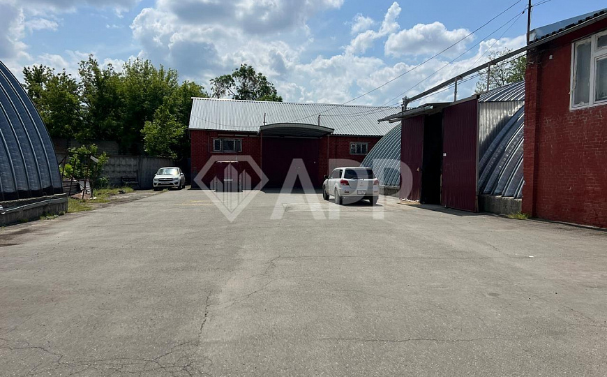 Продается производственно-торговая база площадью 3200 м², участок 68 сотки.  фото